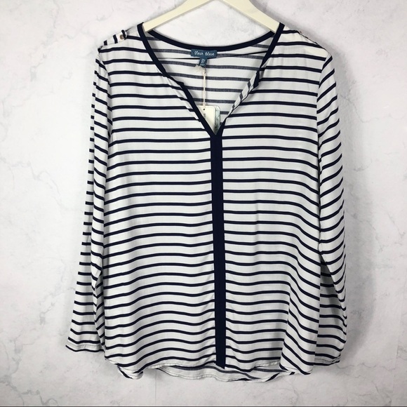 [Fancesca's] Navy Stripe Top - Picture 1 of 3